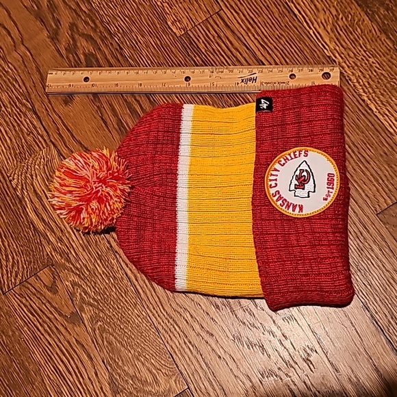 Kansas City Chiefs '47 Beanie Pom Pom Cuffed Knit Hat - Picture 7 of 7
